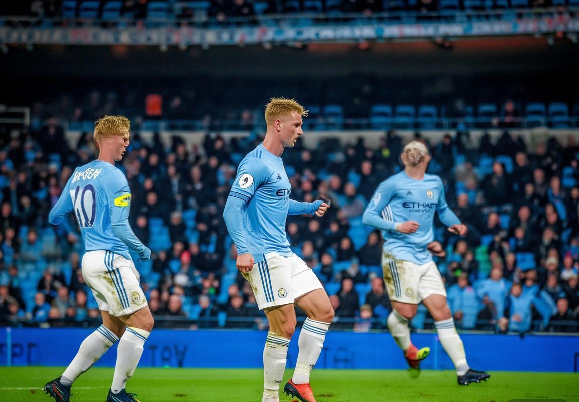 欧冠小组赛综述：阿森纳全胜晋级，曼城逆转皇马抢占先机